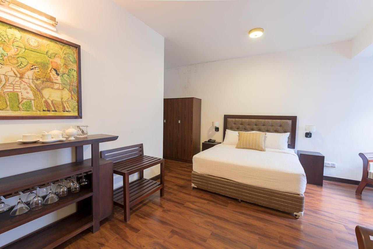 Pearl Royal Hotel, Коломбо Екстериор снимка
