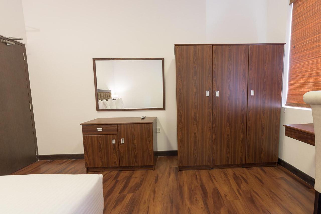 Pearl Royal Hotel, Коломбо Екстериор снимка