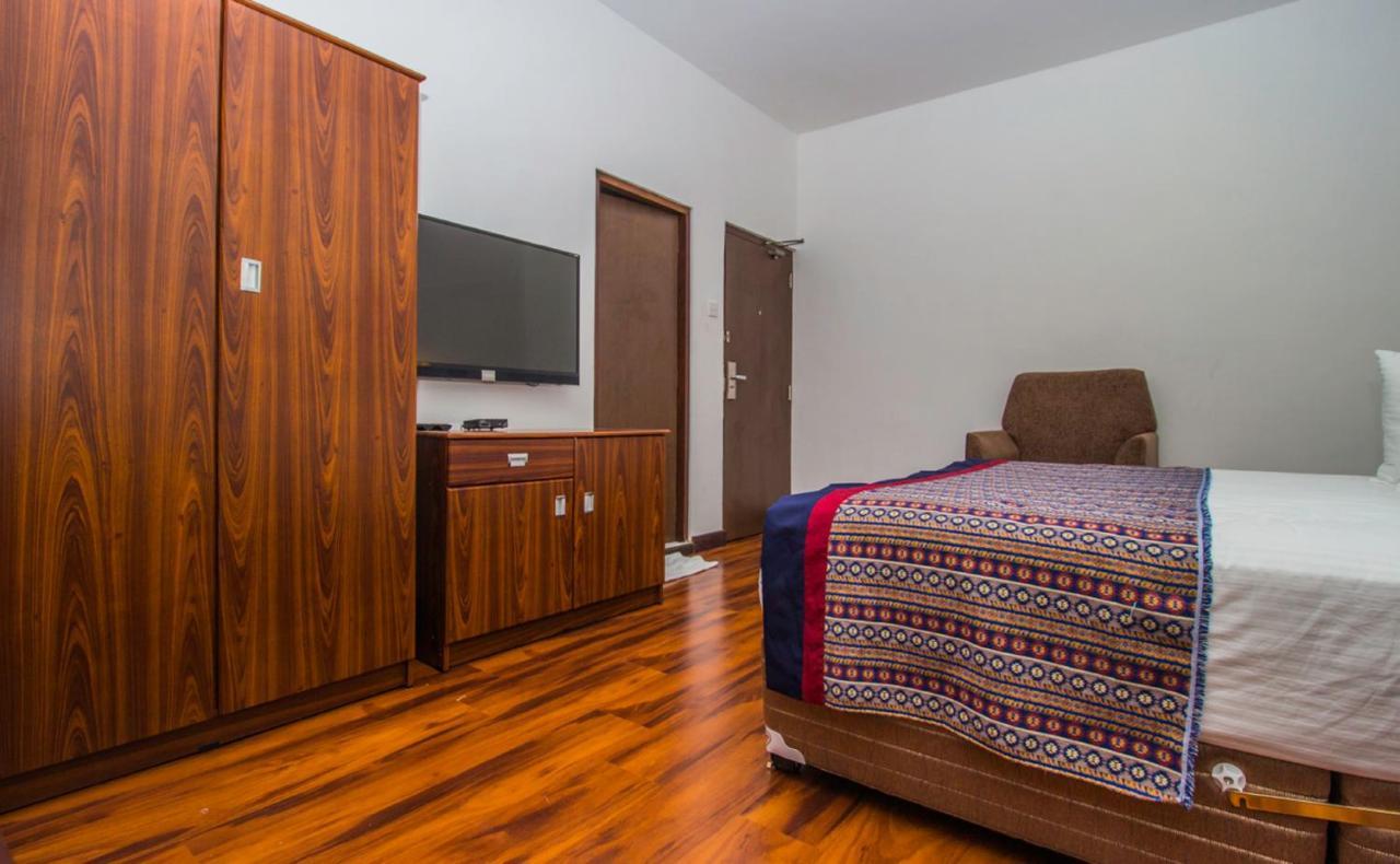 Pearl Royal Hotel, Коломбо Екстериор снимка