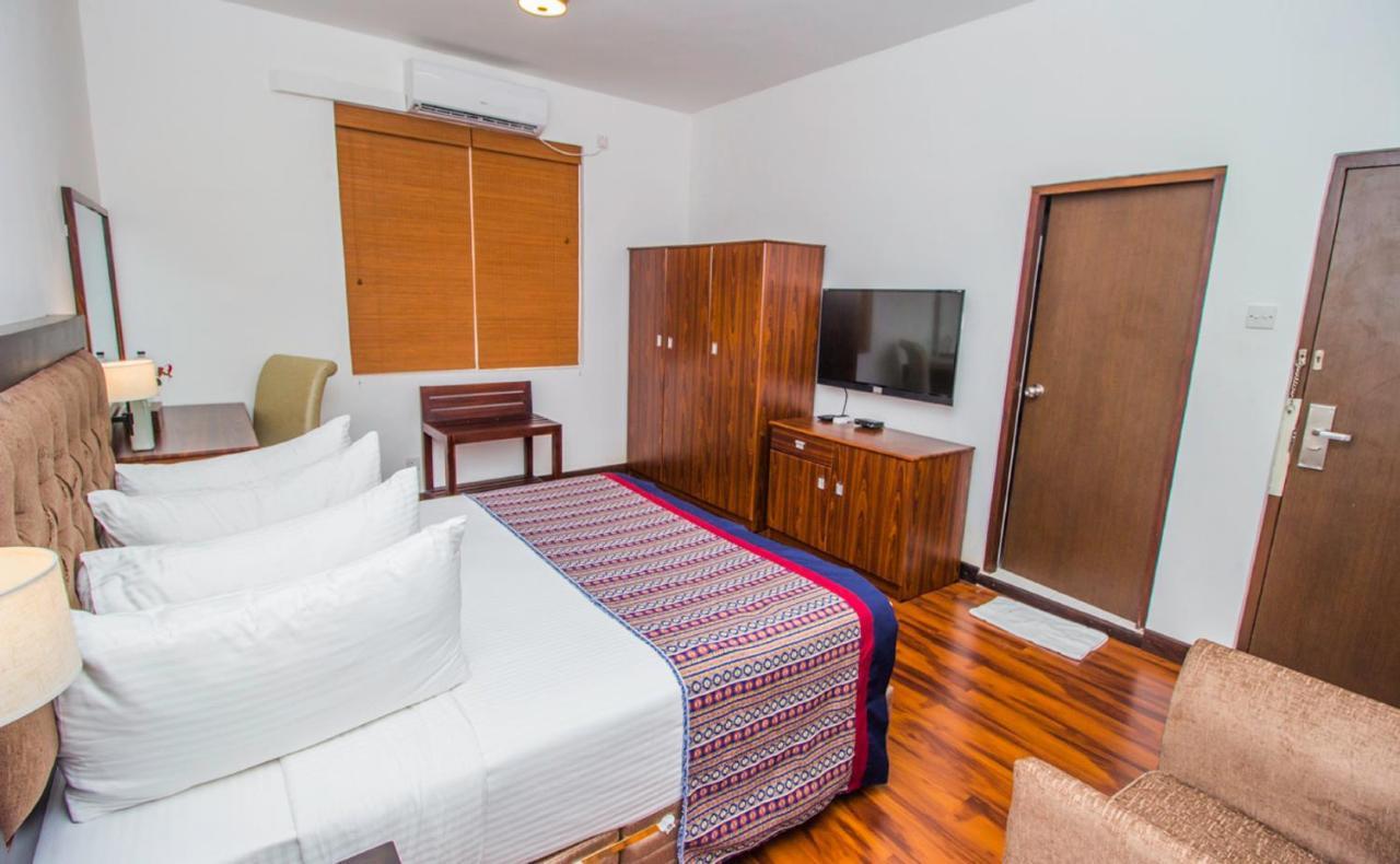Pearl Royal Hotel, Коломбо Екстериор снимка