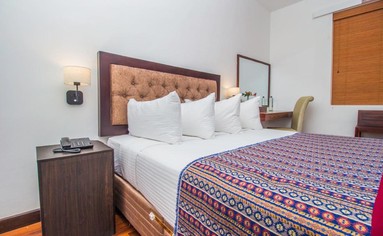 Pearl Royal Hotel, Коломбо Екстериор снимка