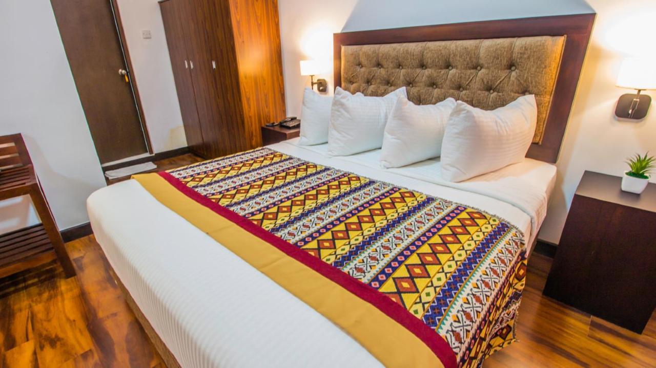 Pearl Royal Hotel, Коломбо Екстериор снимка