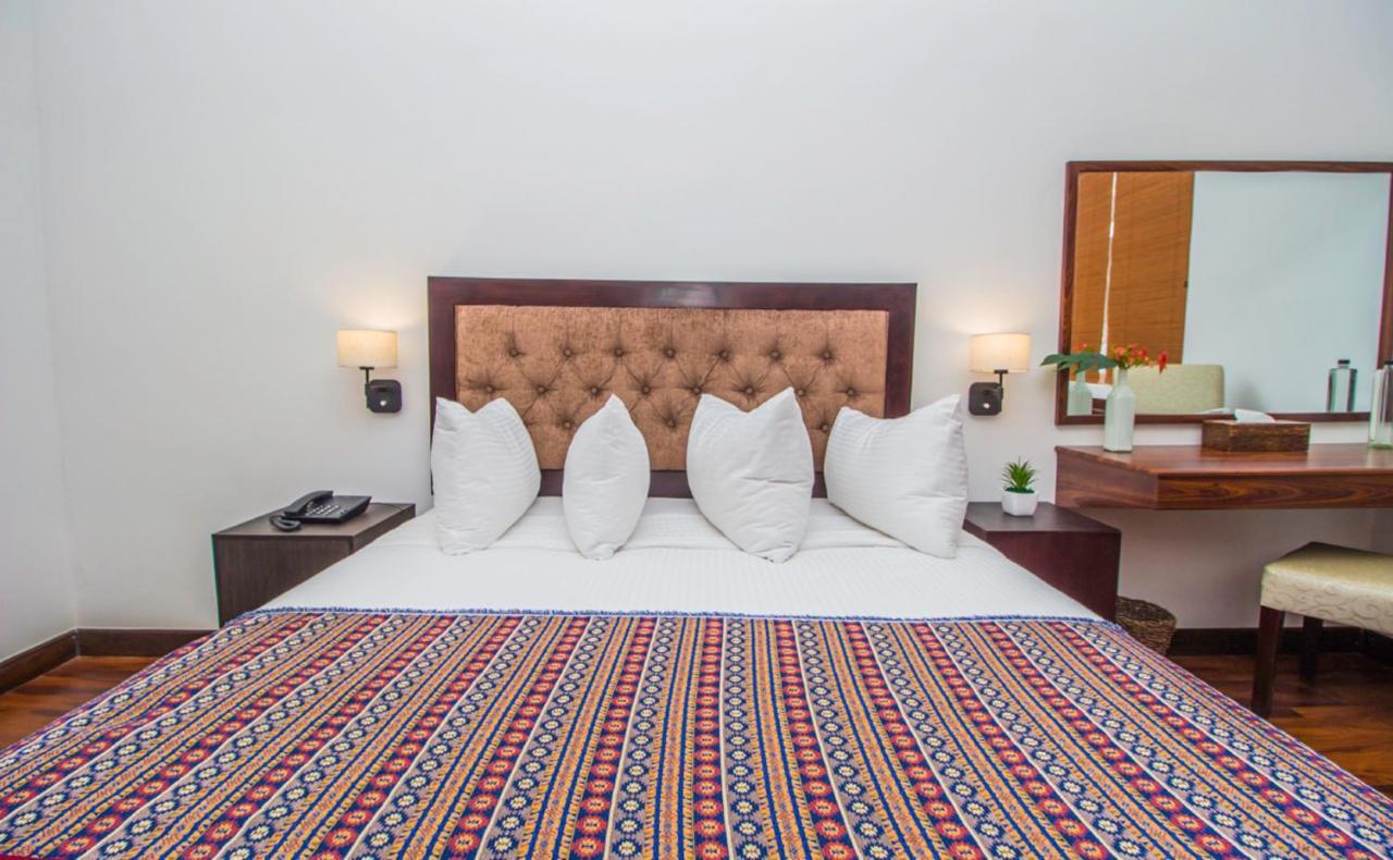 Pearl Royal Hotel, Коломбо Екстериор снимка
