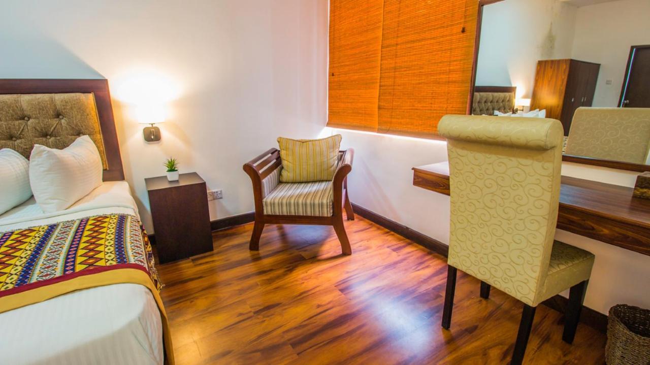 Pearl Royal Hotel, Коломбо Екстериор снимка